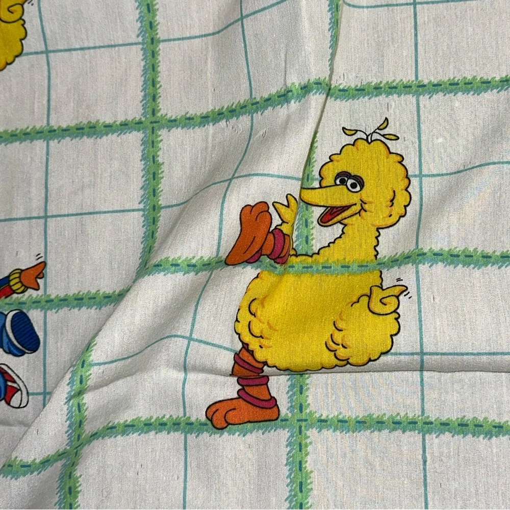 1997 Henson Sesame Street twin size flat and fitted sheet‎